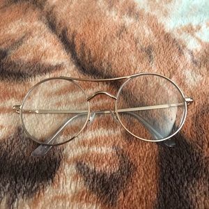 Circle frame eyeglasses